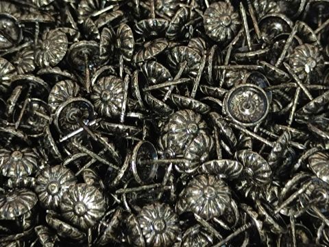 11 mm Papatya Tekli KABARA RAPTİYE ÇİVİSİ 1 ad Kabare 100 ad alımda indirim vardır.